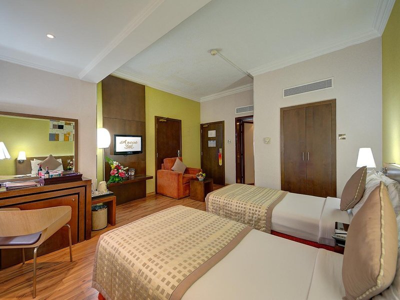 Ascot Hotel 25
