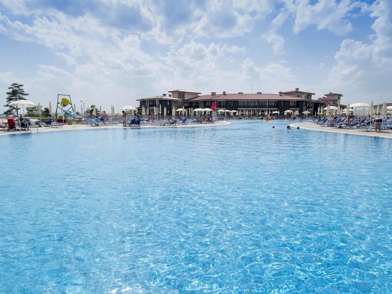 Nevis Resort 9