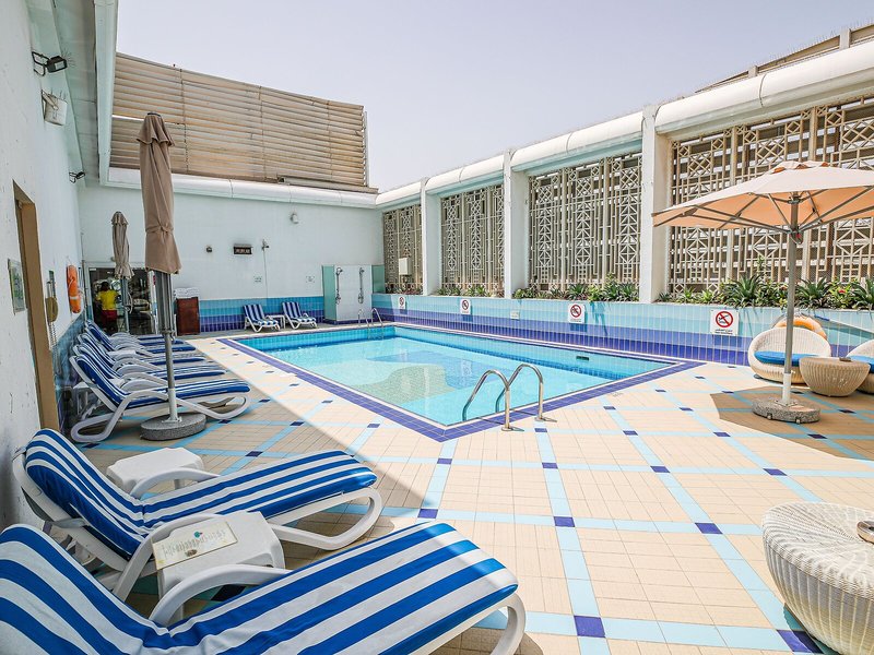 Holiday Inn Abu Dhabi Downtown 4