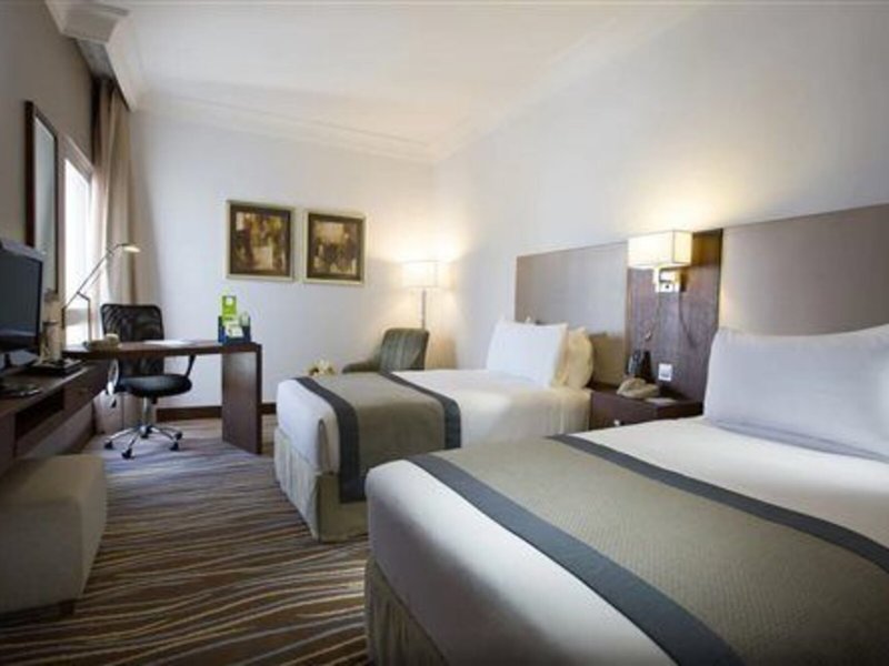 Holiday Inn Abu Dhabi Downtown 29