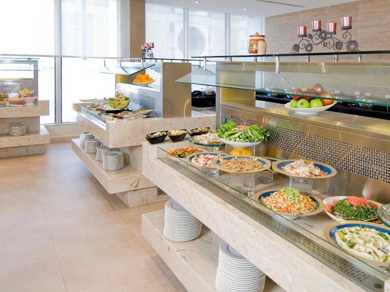 Holiday Inn Abu Dhabi Downtown 12