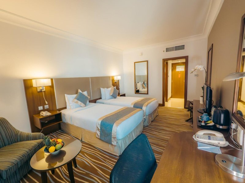 Holiday Inn Abu Dhabi Downtown 21