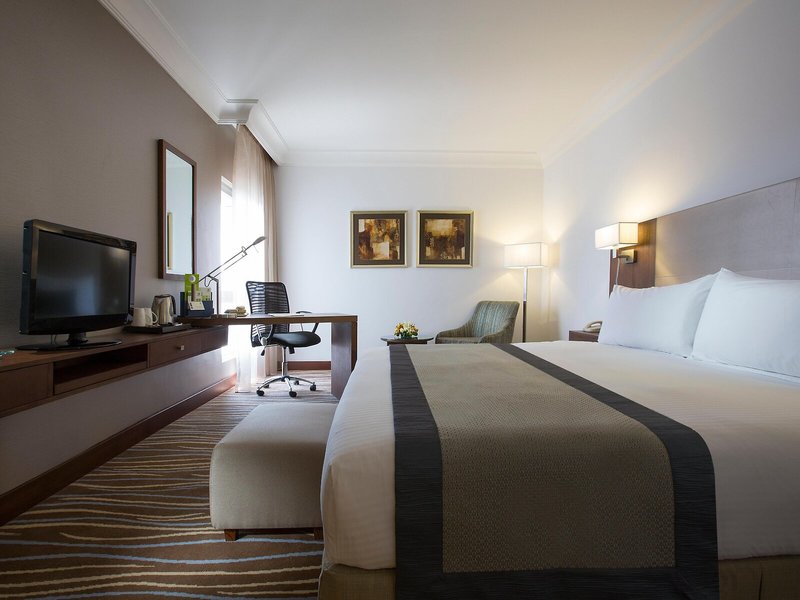 Holiday Inn Abu Dhabi Downtown 24