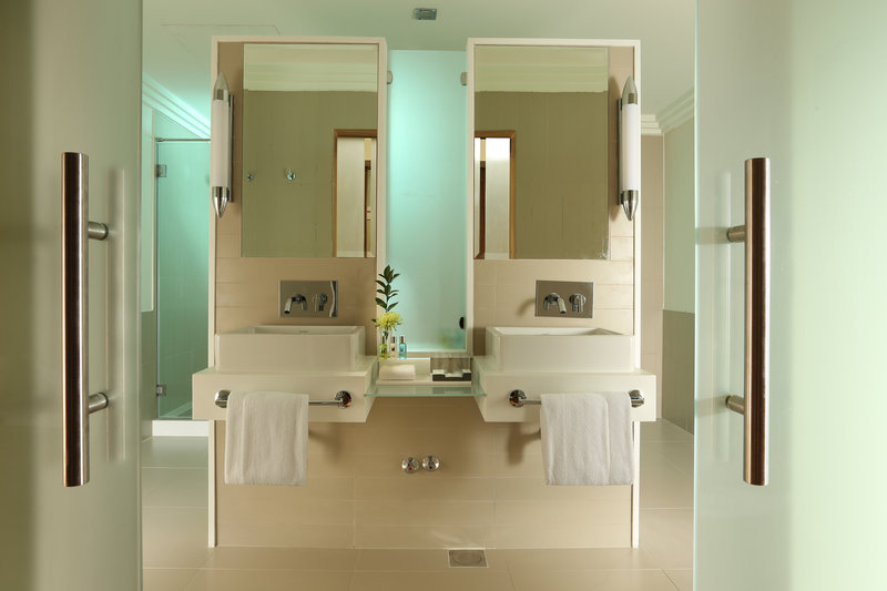 Millennium Airport Hotel Dubai 6