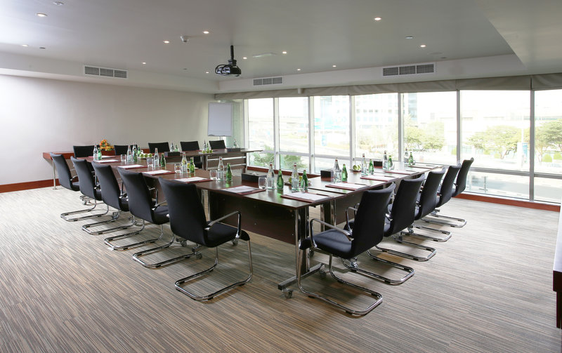 Millennium Airport Hotel Dubai 9