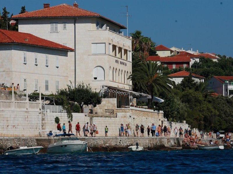Villa Dalmacija Hotel & Beach Lodge 1