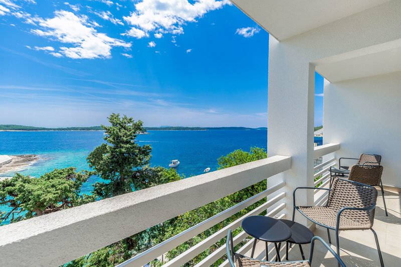 Beach Bay Hvar Hotel 9