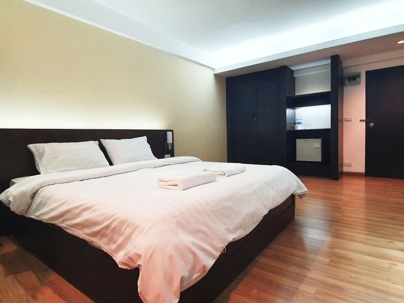 Nice Bird Suite 24