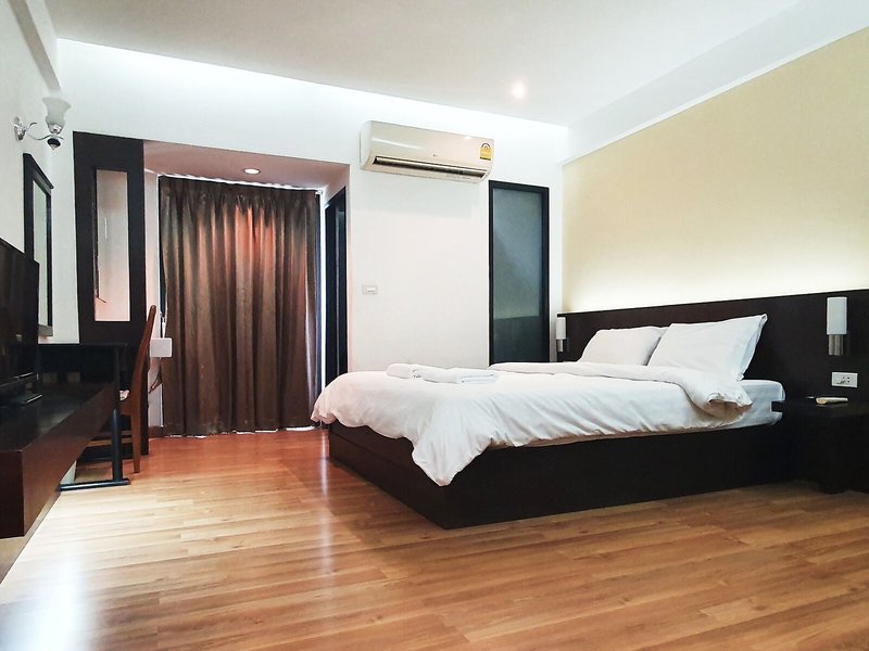 Nice Bird Suite 27
