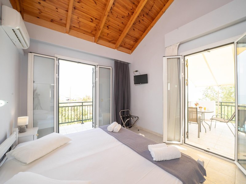 Xi Village Rooms & Apartments 23