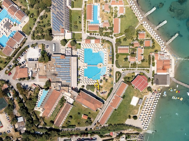 Roda Beach Resort & Spa 4
