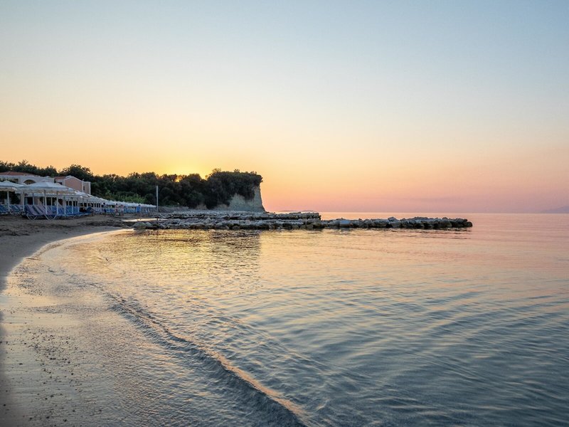 Roda Beach Resort & Spa 7