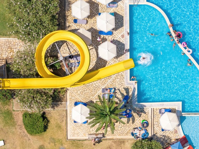 Roda Beach Resort & Spa 9
