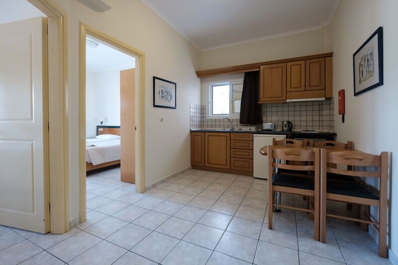Sunny Hotel 10