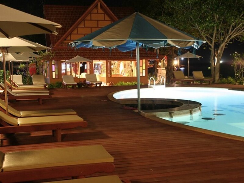 Phi Phi Erawan Palms Resort 11