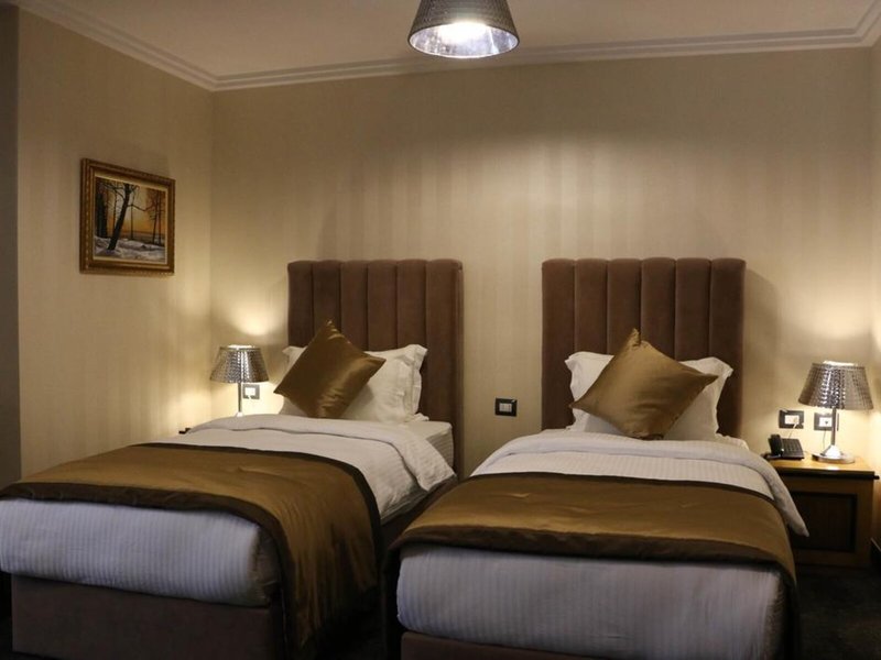Hotel Colosseo Tirana 38