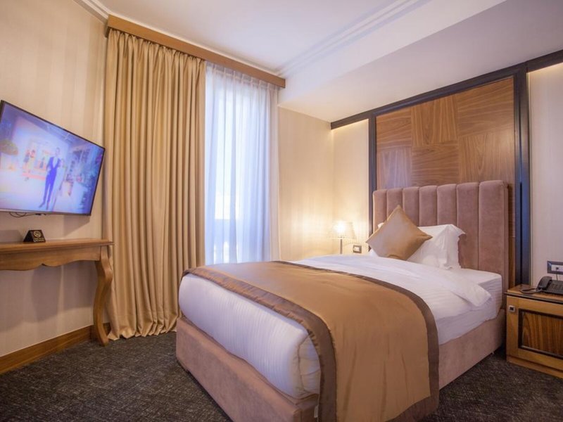Hotel Colosseo Tirana 41