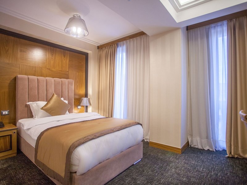 Hotel Colosseo Tirana 43