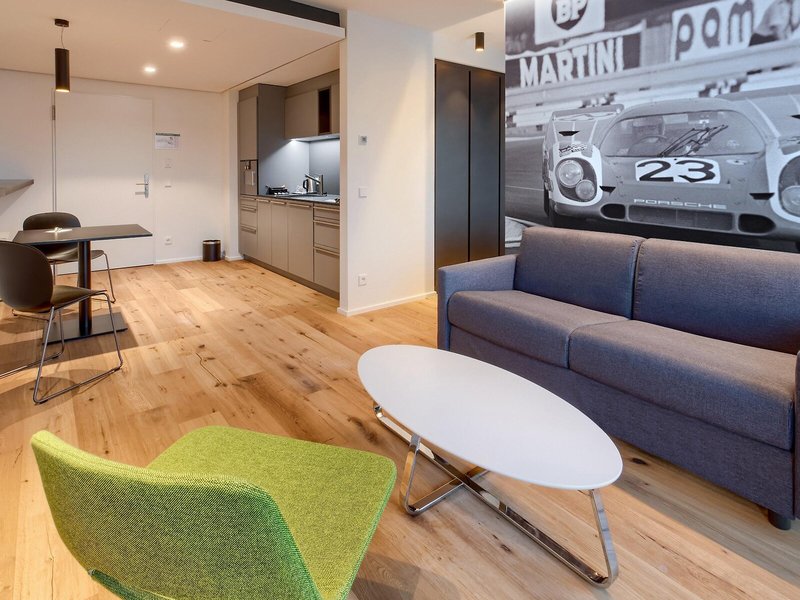 V8 HOTEL Motorworld Region Stuttgart 6
