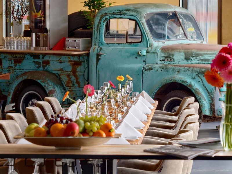 V8 HOTEL Motorworld Region Stuttgart 14