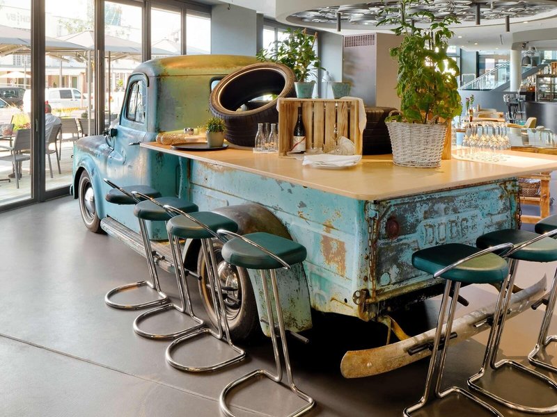 V8 HOTEL Motorworld Region Stuttgart 20