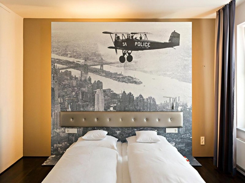 V8 HOTEL Motorworld Region Stuttgart 28
