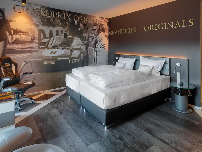V8 HOTEL Motorworld Region Stuttgart 32