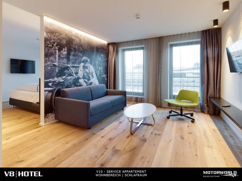 V8 HOTEL Motorworld Region Stuttgart 42