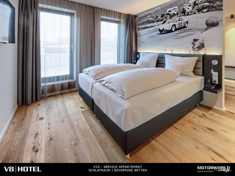 V8 HOTEL Motorworld Region Stuttgart 43