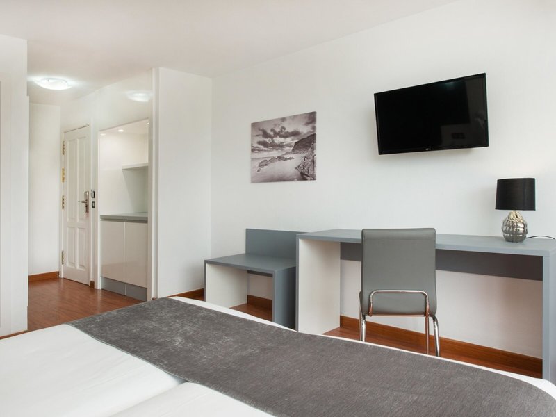 Ole Tropical Tenerife 32