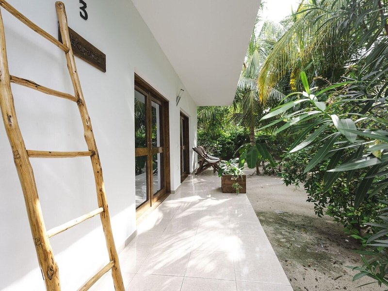 White Paradise Zanzibar 1