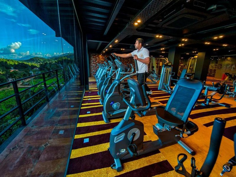 The Golden Crown Hotel 25