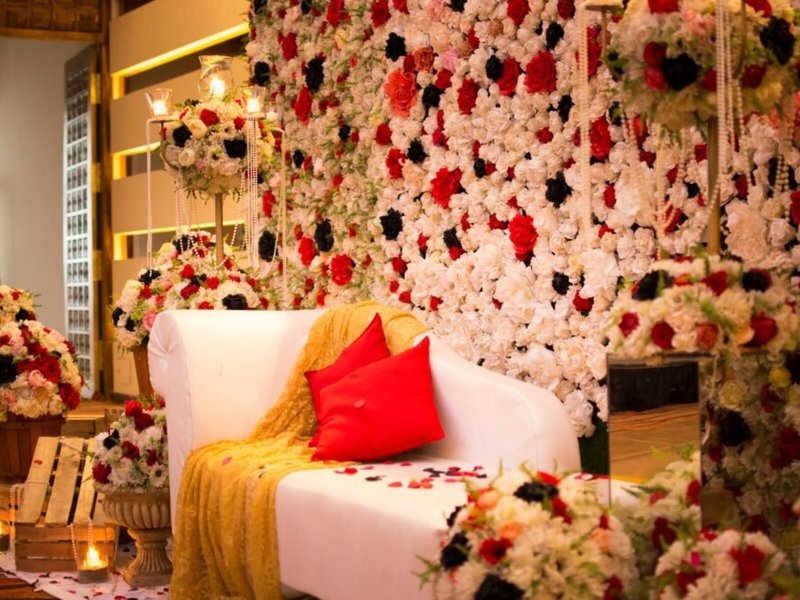 The Golden Crown Hotel 28