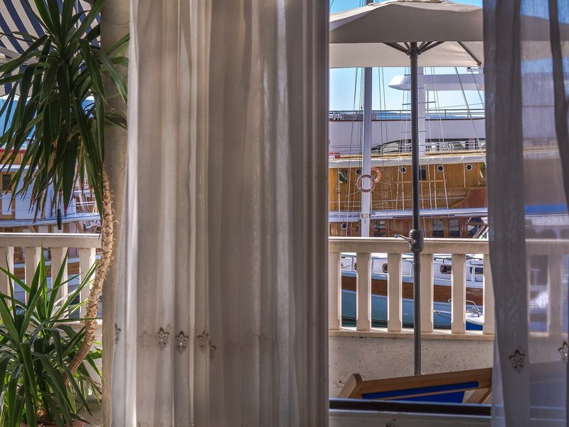 Apartments Duje 33 - Bathroom Example