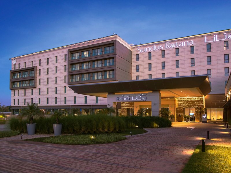 Novotel Muscat Airport Hotel 4*