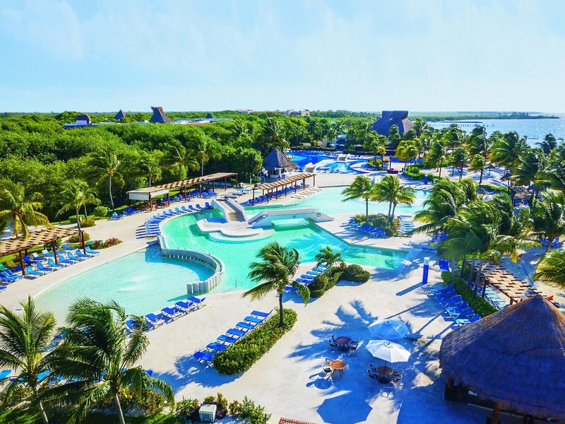 BlueBay Grand Esmeralda 1