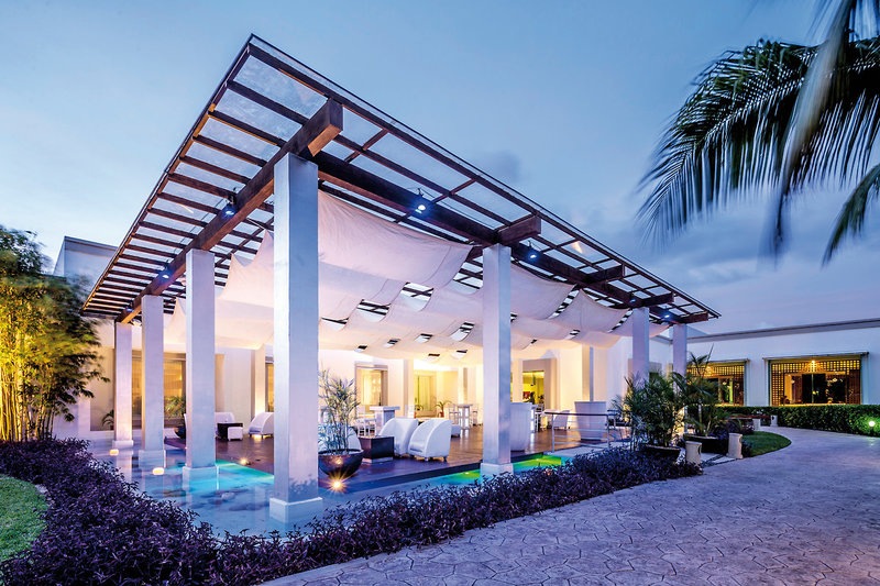 Bluebay Grand Esmeralda 9