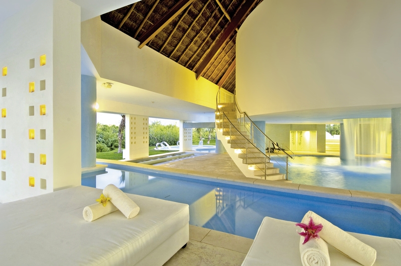 Bluebay Grand Esmeralda 12