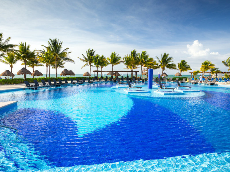 Bluebay Grand Esmeralda 8