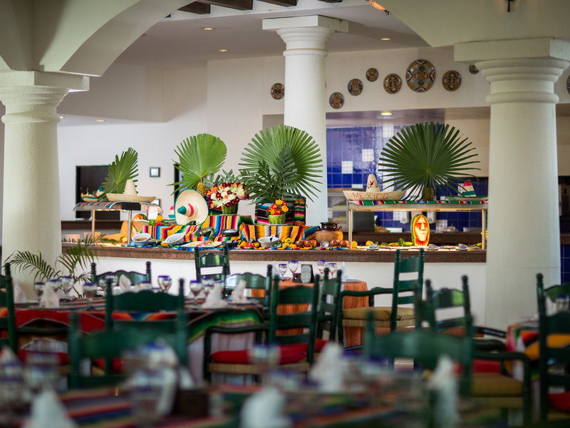 Bluebay Grand Esmeralda 17