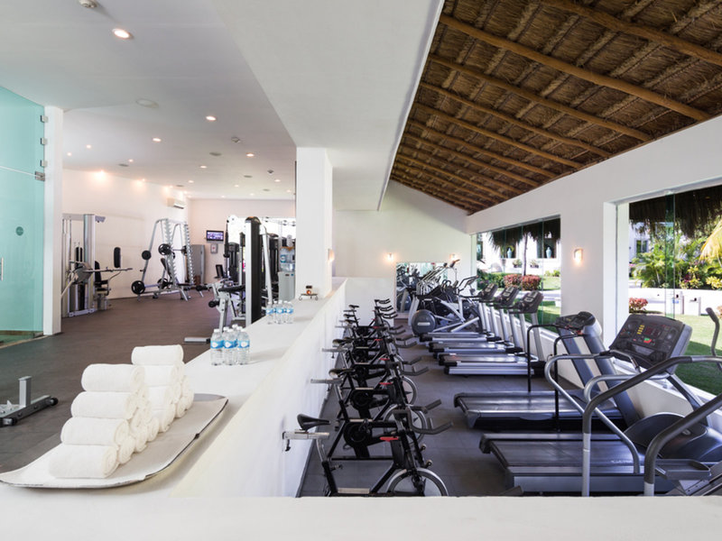 Bluebay Grand Esmeralda 18