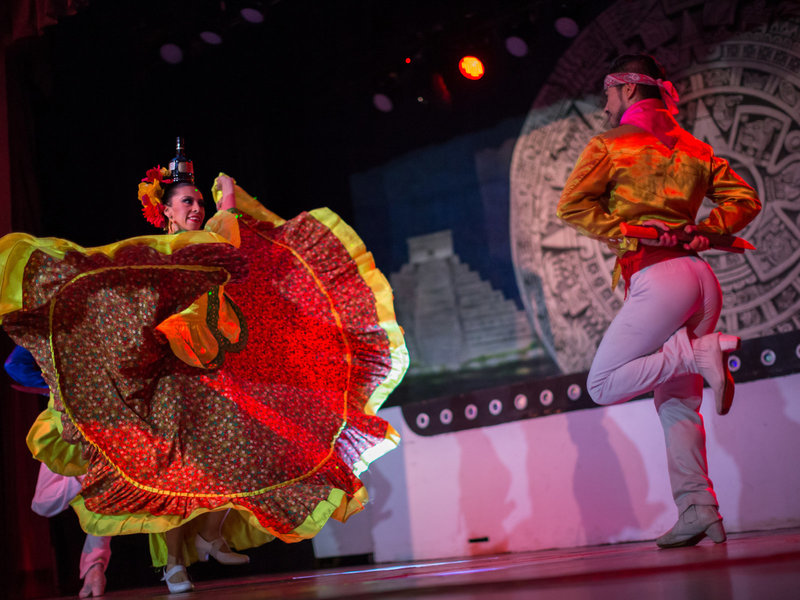 Bluebay Grand Esmeralda 19