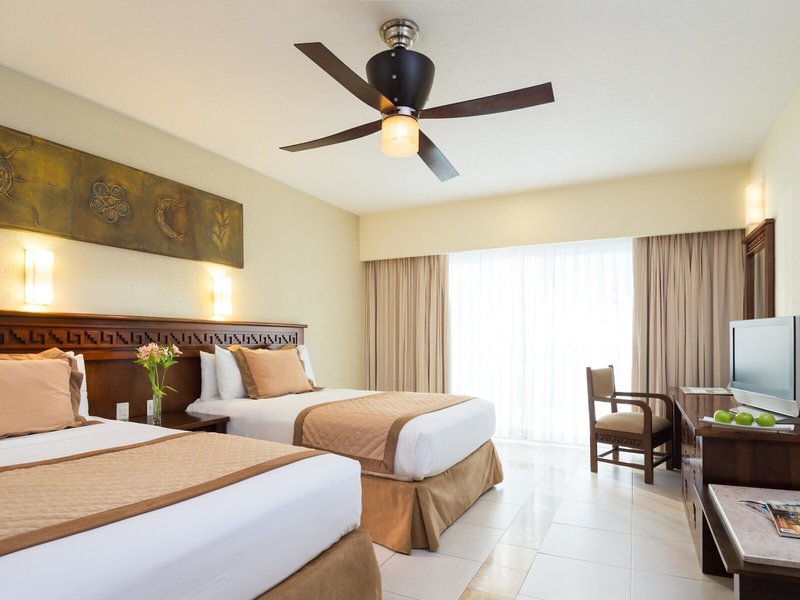 Bluebay Grand Esmeralda 24