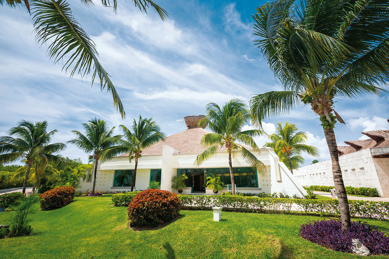 BlueBay Grand Esmeralda 2