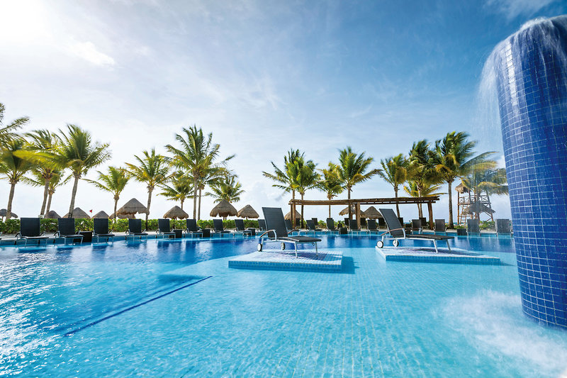 BlueBay Grand Esmeralda 4