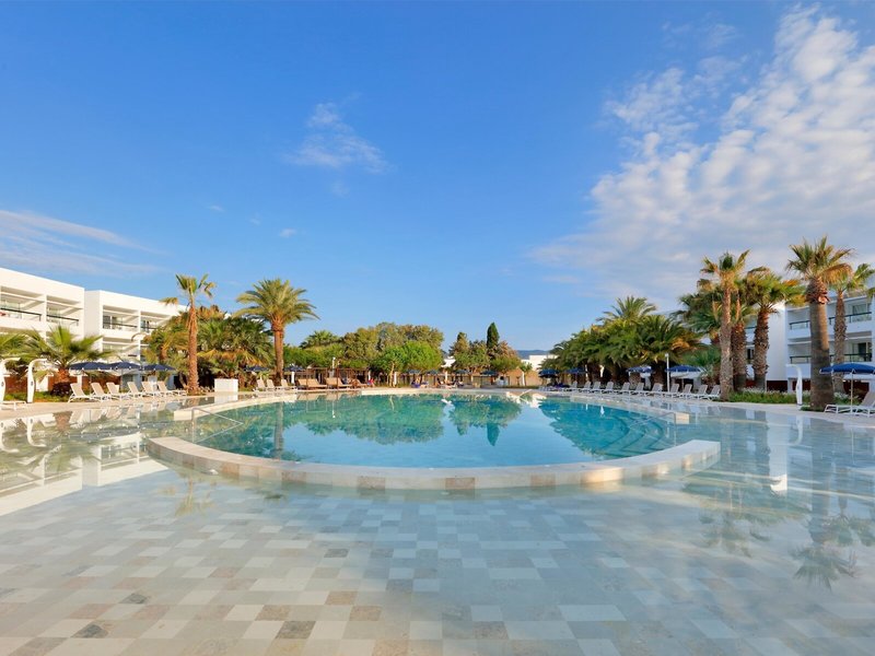 Grand Palladium Select Palace Ibiza 9