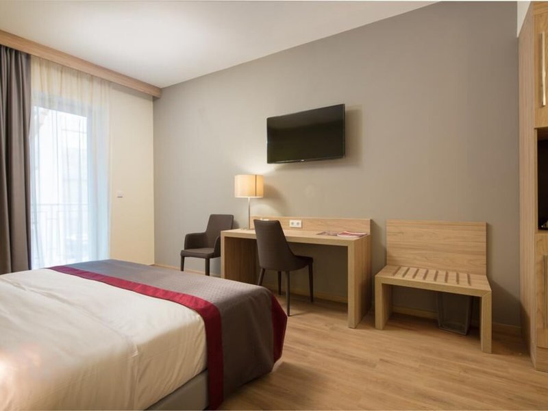 Akeah Verdi Budapest 38 - Room Example