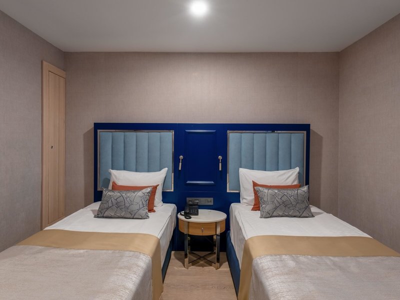 Lago Hotel 33