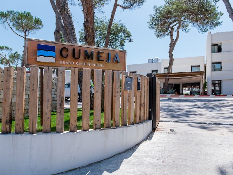 Cumeja Beach Club & Hotel 1 - Exterior