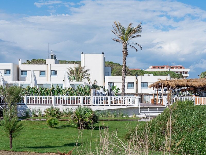 Cumeja Beach Club & Hotel 3 - Exterior